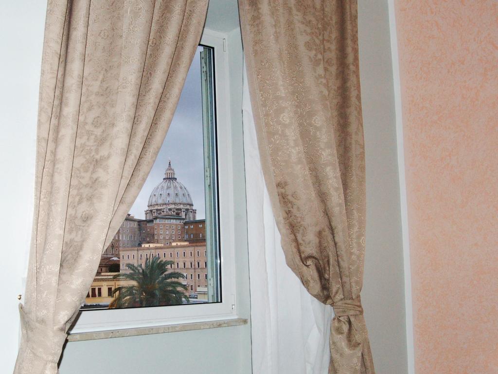 Luiza Vatican House, Rome